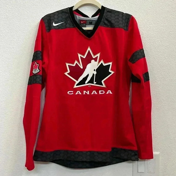 NWT Women’s Hockey Canada Nike Team Shirt Size: Medium - Picture 1 of 3